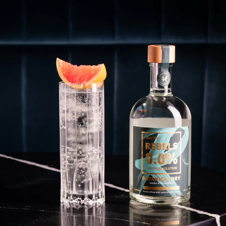 Rebels 0.0% Botanical Dry – alkoholiton spirit - Image 3